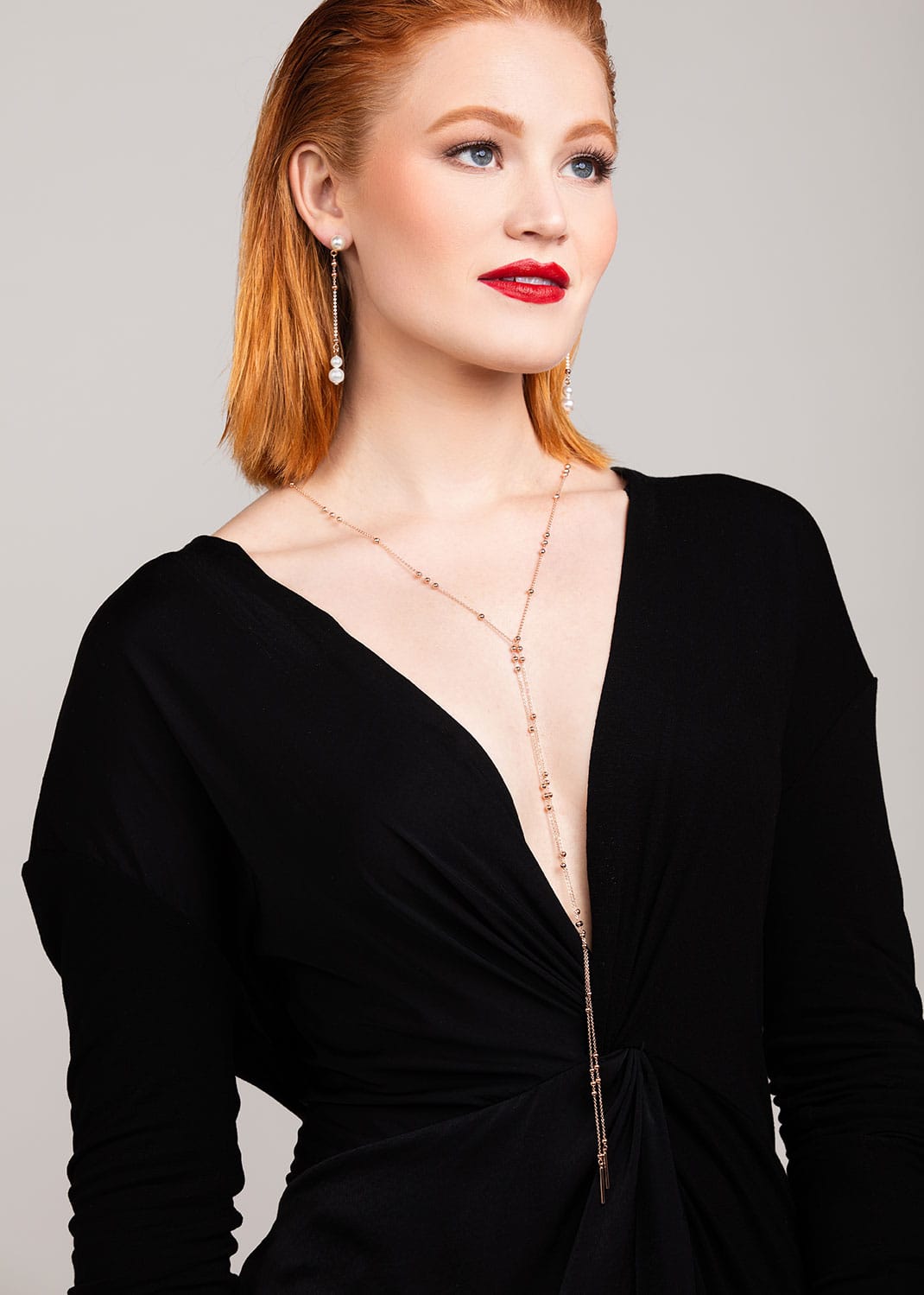 Lariat vs. Choker Necklaces: How to Choose the Right Necklace for Your Look