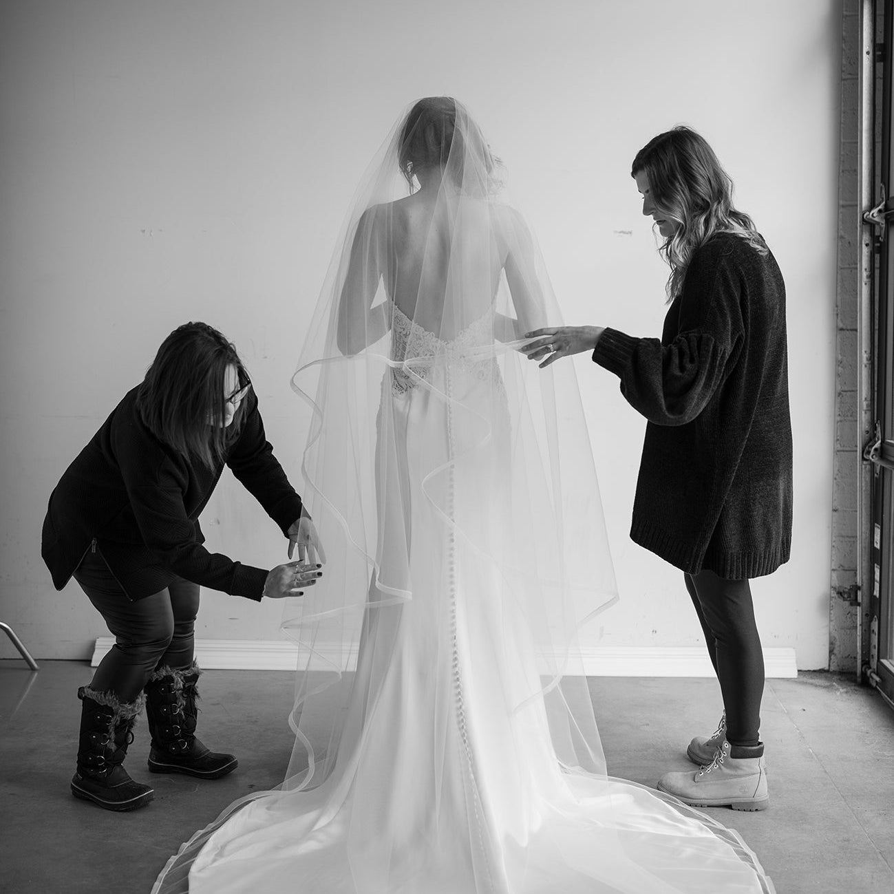 How to Choose the Perfect Bridal Accessories: A 2025 Bride’s Ultimate Guide