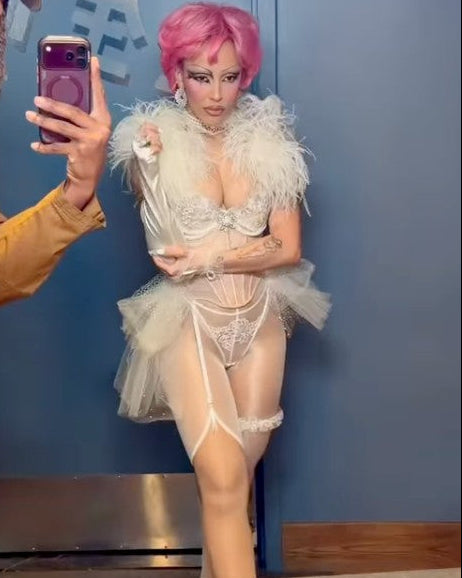Doja Cat wearing the Ariel Taub Ollie garter on her Tour Ma Vie world tour