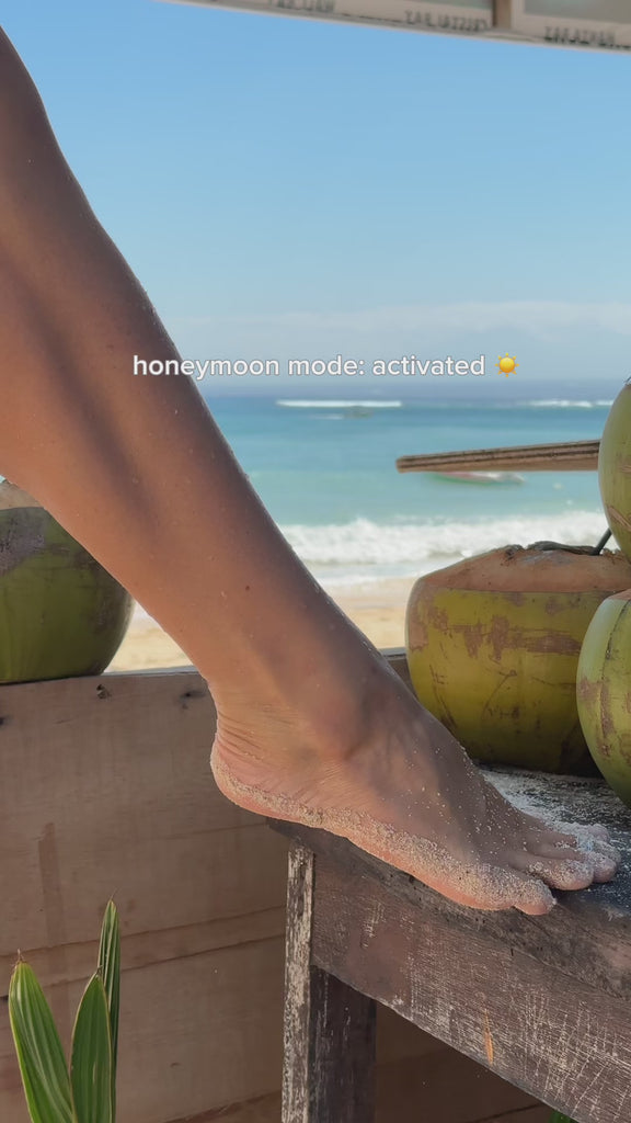 Honeymoon ready with the MRS pearl anklet.
