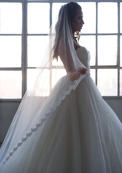 Giselle Wedding Veil Sample Sale | Ariel Taub Luxury Bridal